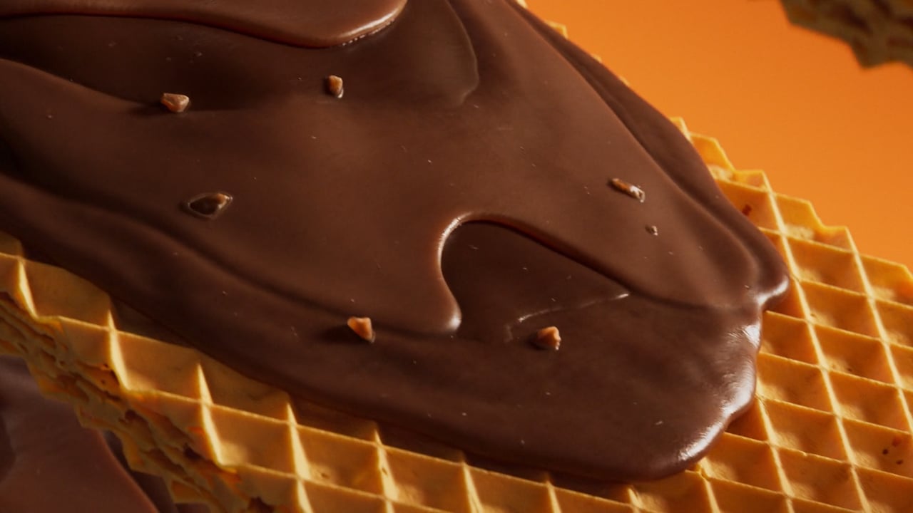 Maxi Nutrition Hazelnutspread Waffle Bar — by BUREAU KLAUS ALMAN